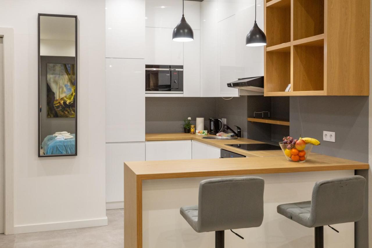 Shy But Shining! Lovely, Stylish & Fully Equipped. Apartman Krakkó Kültér fotó